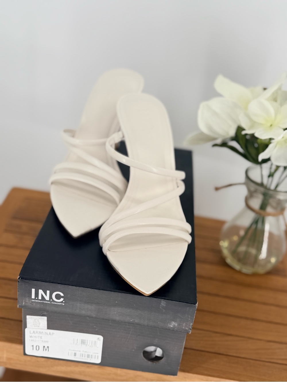 New INC International Larminap Women’s Cream Strappy High Heel Sandals size 10M - Picture 2 of 4
